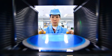 Huawei Leads China’s Chip Industry in AI Chip Breakthroughs
