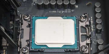 Huawei AI Chips Now First Choice for Chinese Firms