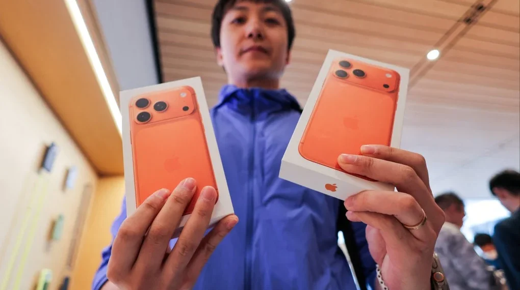 iPhone 17 Leads China Sales, Outselling Key Rivals