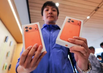 iPhone 17 Leads China Sales, Outselling Key Rivals