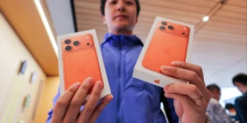 iPhone 17 Leads China Sales, Outselling Key Rivals
