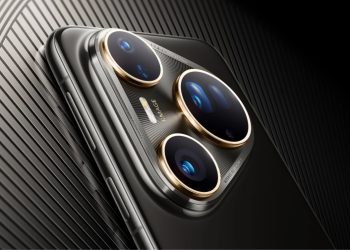Huawei’s Latest Phone Fits Two Telephoto Lenses into One Camera
