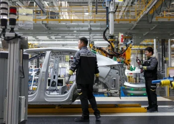 China’s Smartest Students Flock To Manufacturing In Talent Boom